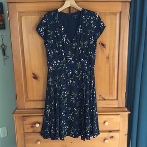NWOT Ann Taylor navy/floral dress, size 10. Beautiful, feminine dress!